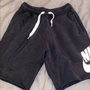 Men’s M Nike sweat-shorts